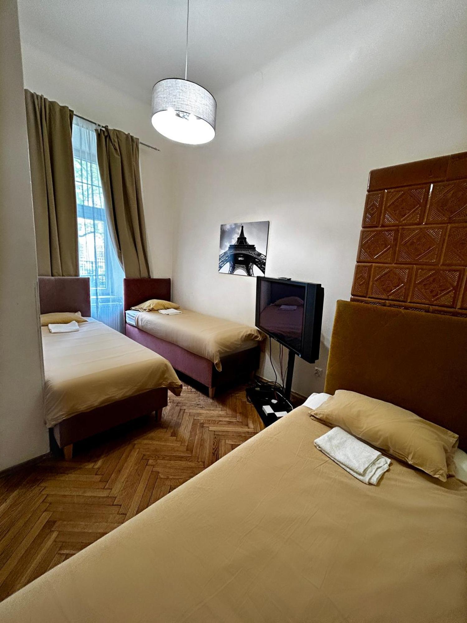 Harmony Aparthotel Краков Экстерьер фото