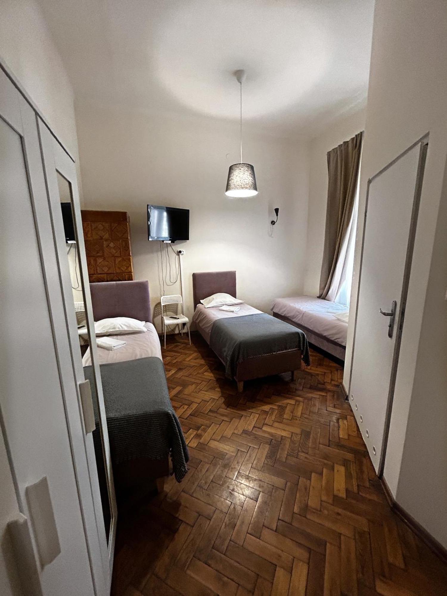 Harmony Aparthotel Краков Экстерьер фото